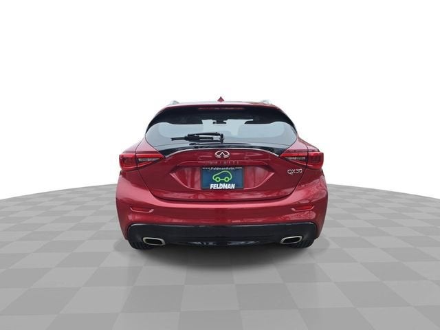 2017 INFINITI QX30 Premium