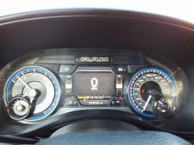 2022 RAM 1500 Limited Crew Cab 4x4 5'7" Box
