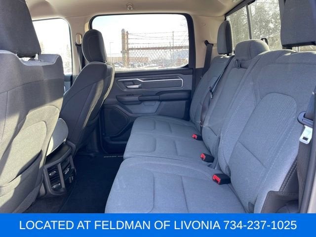 2020 RAM 1500 Big Horn Crew Cab 4x4 5'7" Box