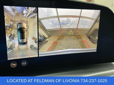 2024 Cadillac LYRIQ Luxury 2