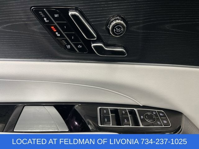 2024 Cadillac LYRIQ Luxury 2