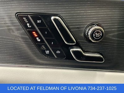 2024 Cadillac LYRIQ Luxury 2