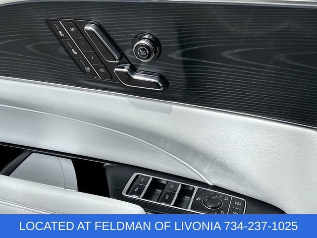 2024 Cadillac LYRIQ Luxury 2