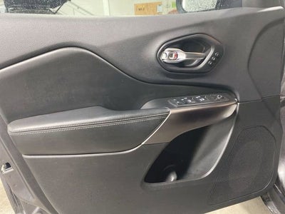 2019 Jeep Cherokee Limited FWD