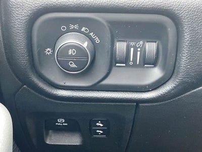 2019 RAM 1500 Big Horn/Lone Star Crew Cab 4x4 5'7" Box