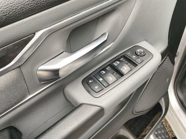 2019 RAM 1500 Big Horn/Lone Star Crew Cab 4x4 5'7" Box