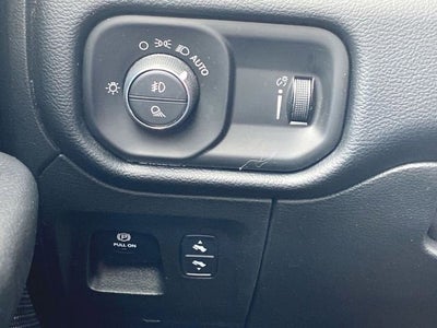 2021 RAM 1500 Big Horn Crew Cab 4x4 5'7" Box