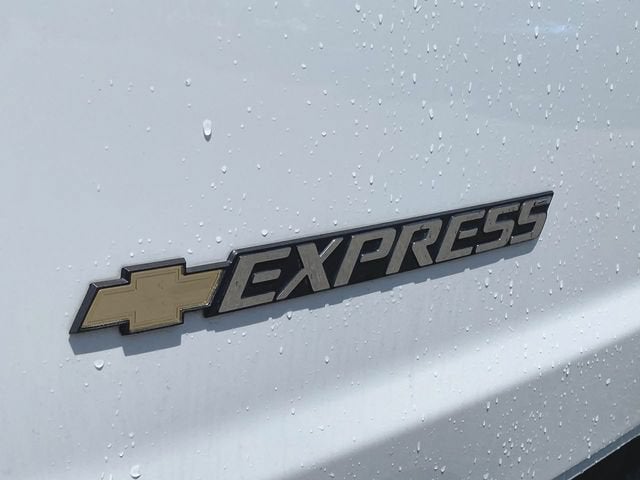 2025 Chevrolet Express Passenger 1LT