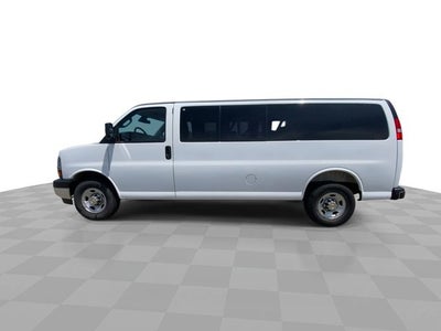 2025 Chevrolet Express Passenger 1LT