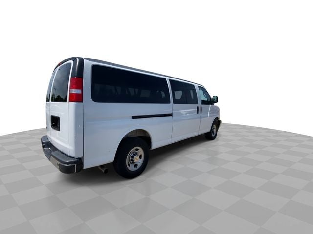 2025 Chevrolet Express Passenger 1LT