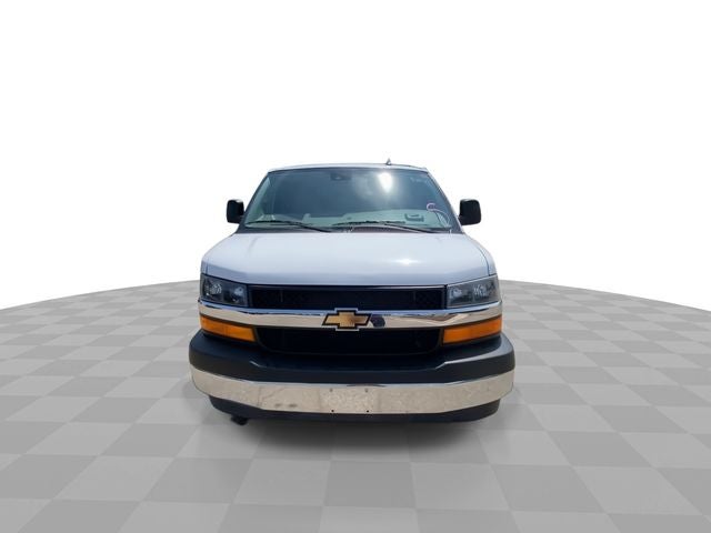 2025 Chevrolet Express Passenger 1LT