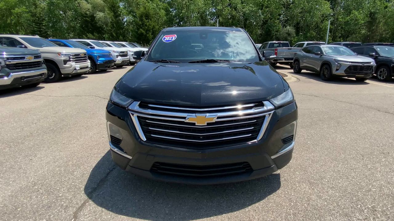 2023 Chevrolet Traverse LT Leather