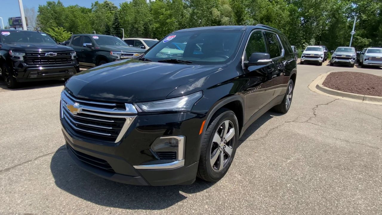 2023 Chevrolet Traverse LT Leather