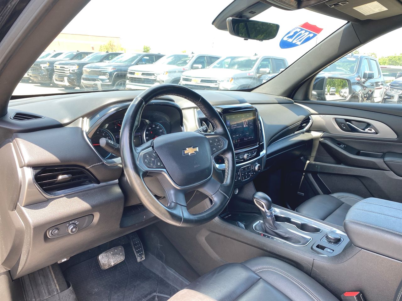 2023 Chevrolet Traverse LT Leather