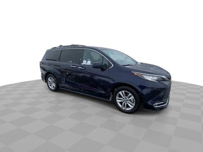 2022 Toyota Sienna XLE