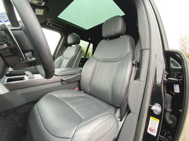 2025 Land Rover Range Rover SE