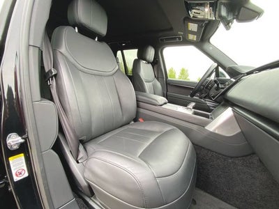 2025 Land Rover Range Rover SE