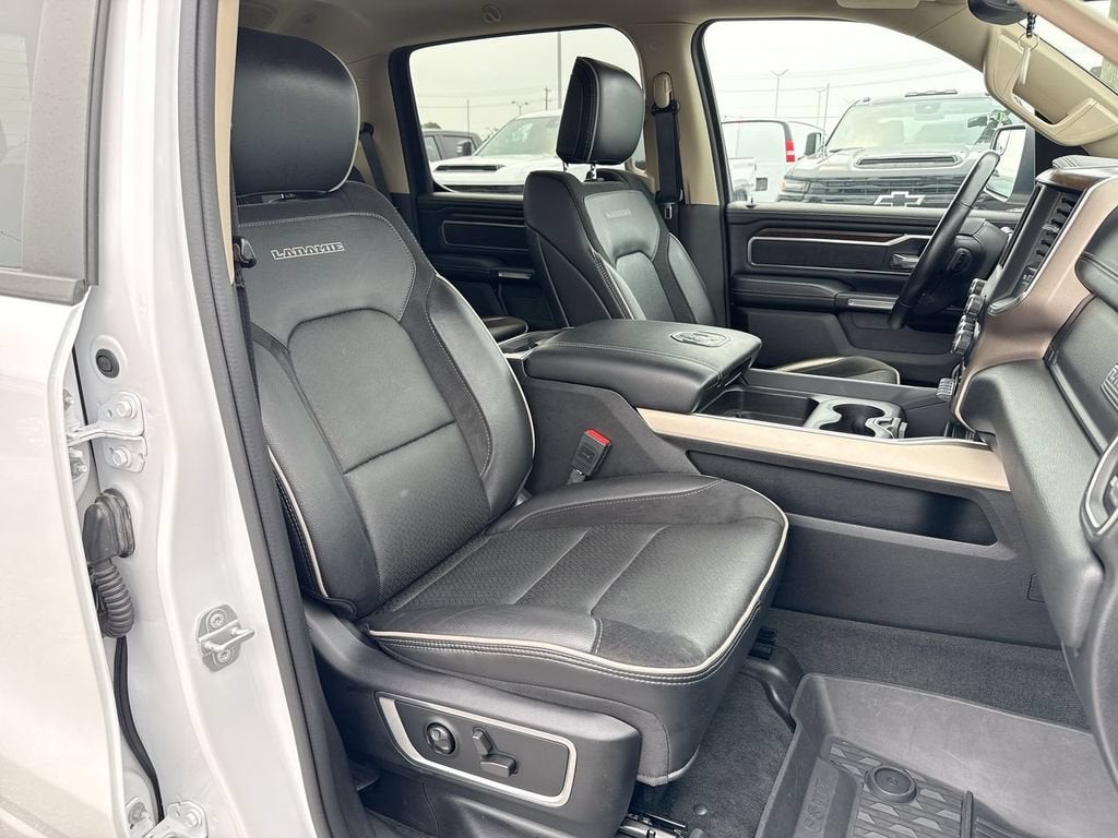 2021 RAM 1500 Laramie Crew Cab 4x4 5'7" Box