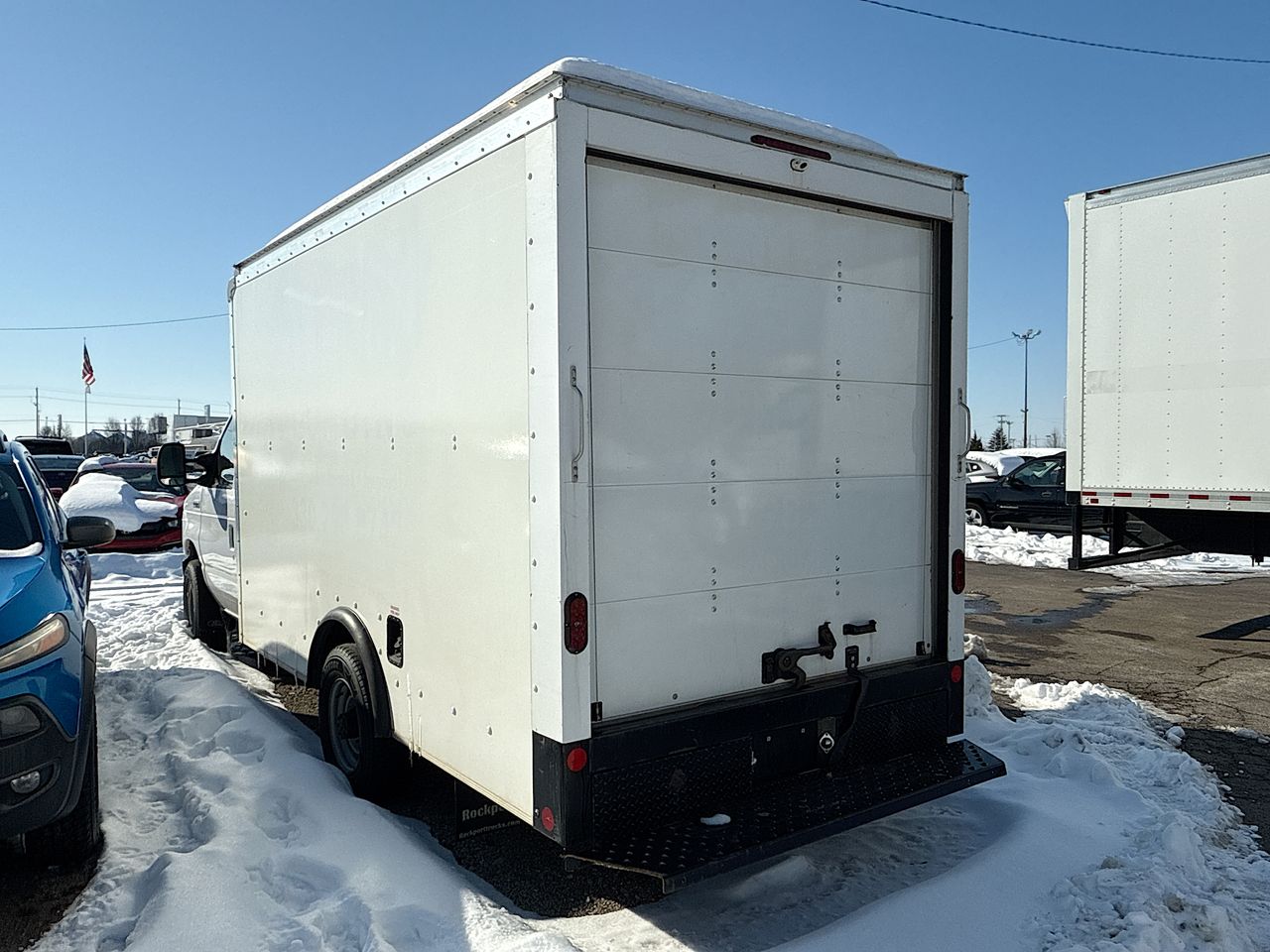 2022 Ford E-Series Cutaway E-350 SRW 138" WB