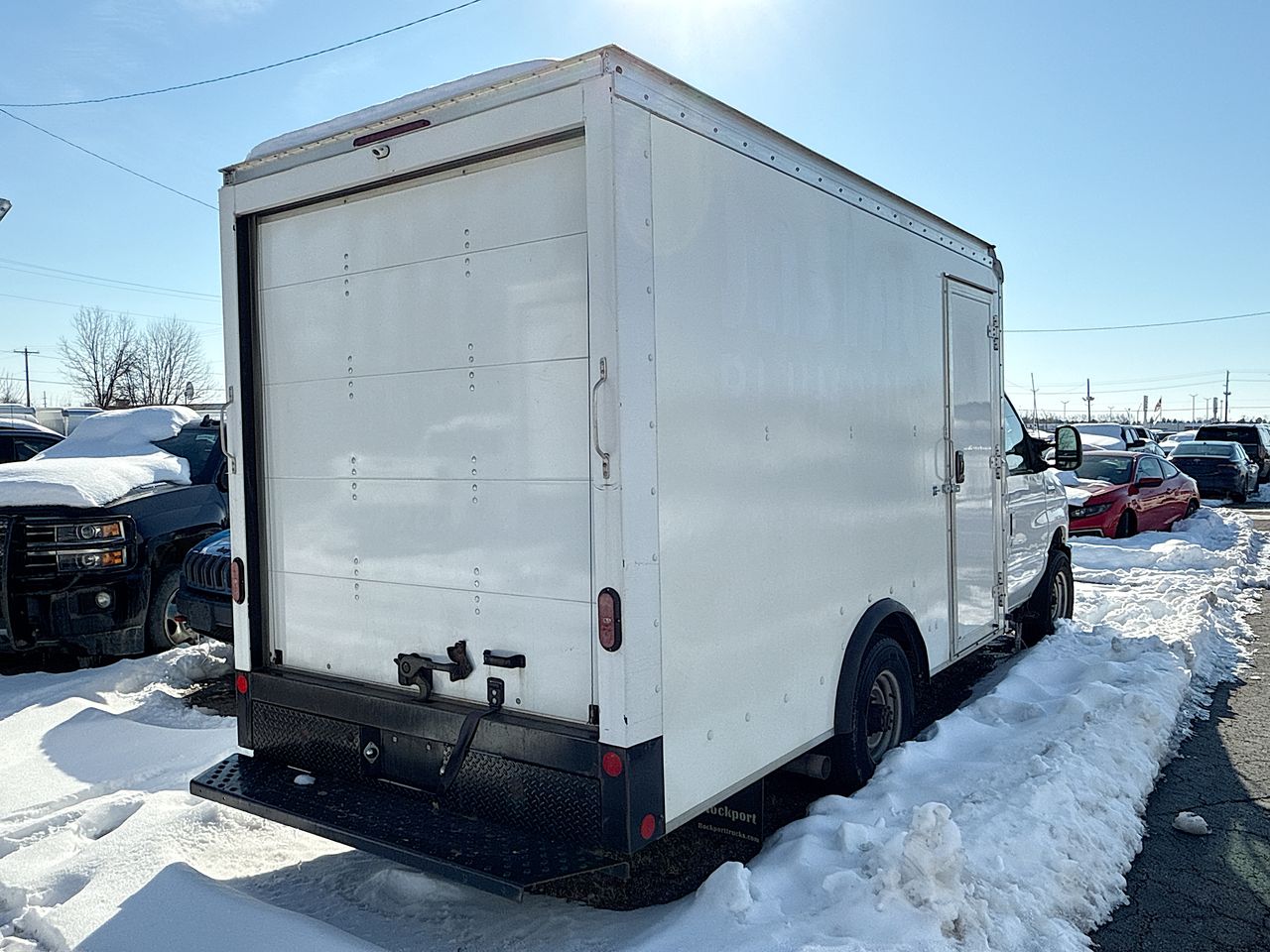 2022 Ford E-Series Cutaway E-350 SRW 138" WB