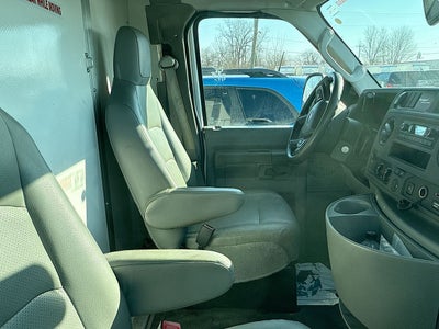 2022 Ford E-Series Cutaway E-350 SRW 138" WB