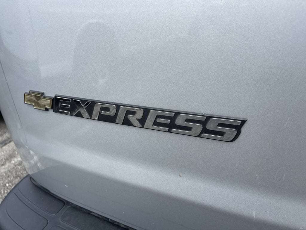 2023 Chevrolet Express Passenger 3500 LS