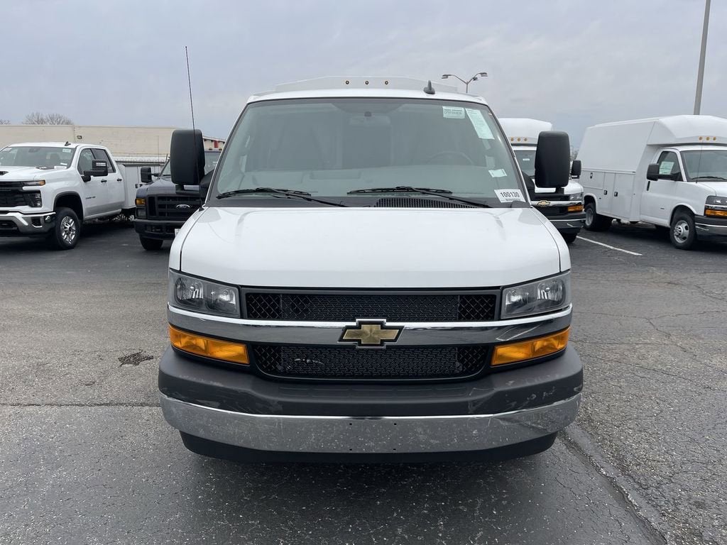 2025 Chevrolet Express Cutaway 3500 1WT