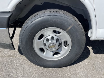 2025 Chevrolet Express Cutaway 3500 1WT