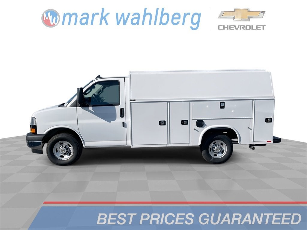 2025 Chevrolet Express Cutaway 3500 1WT