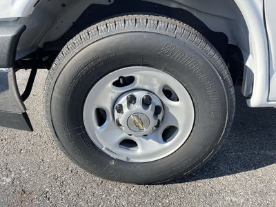 2025 Chevrolet Express Cutaway 3500 1WT