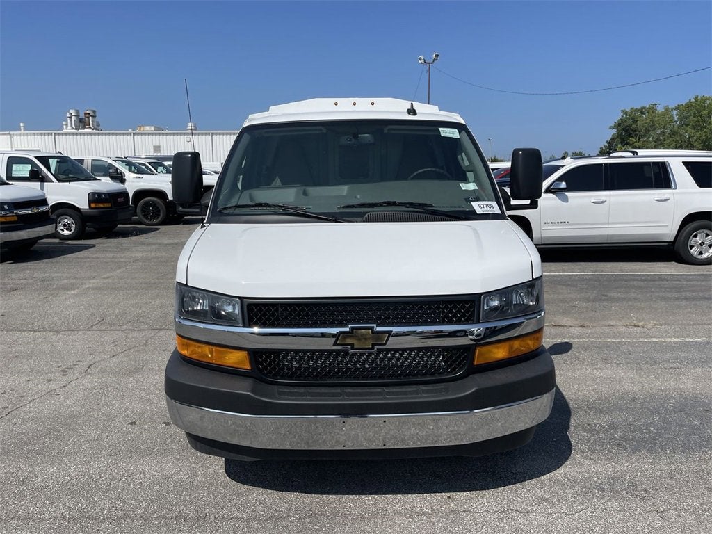 2025 Chevrolet Express Cutaway 3500 1WT