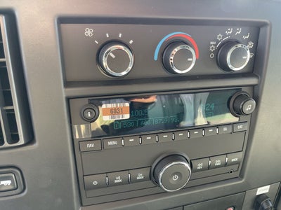 2025 Chevrolet Express Cutaway 3500 1WT