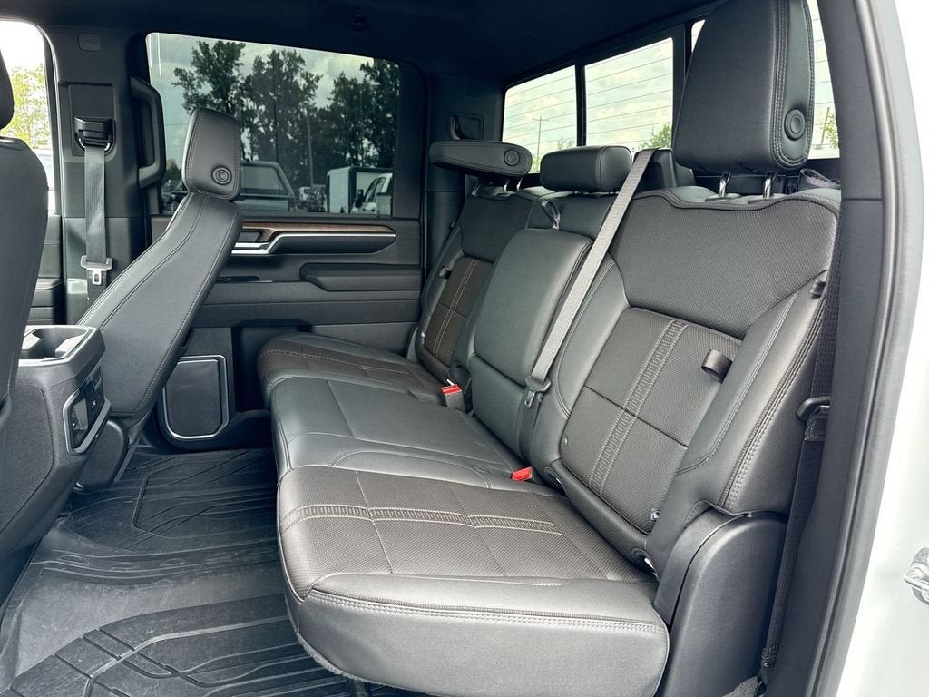 2025 Chevrolet Silverado 3500 HD High Country DRW