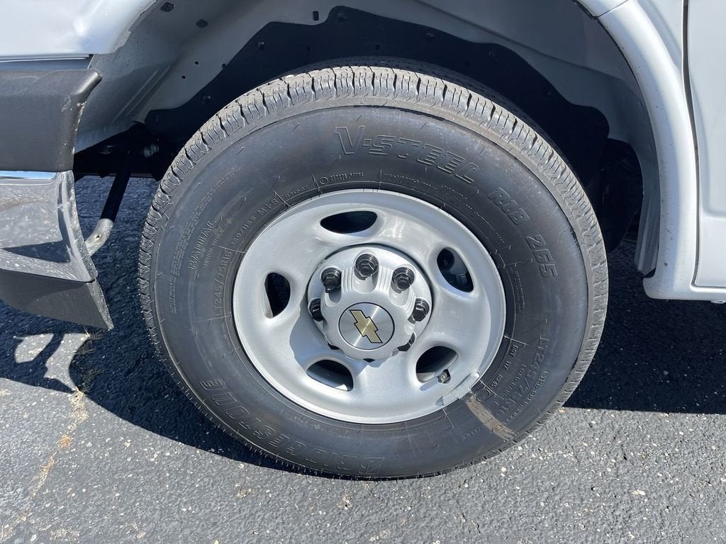 2025 Chevrolet Express Cargo 2500 WT