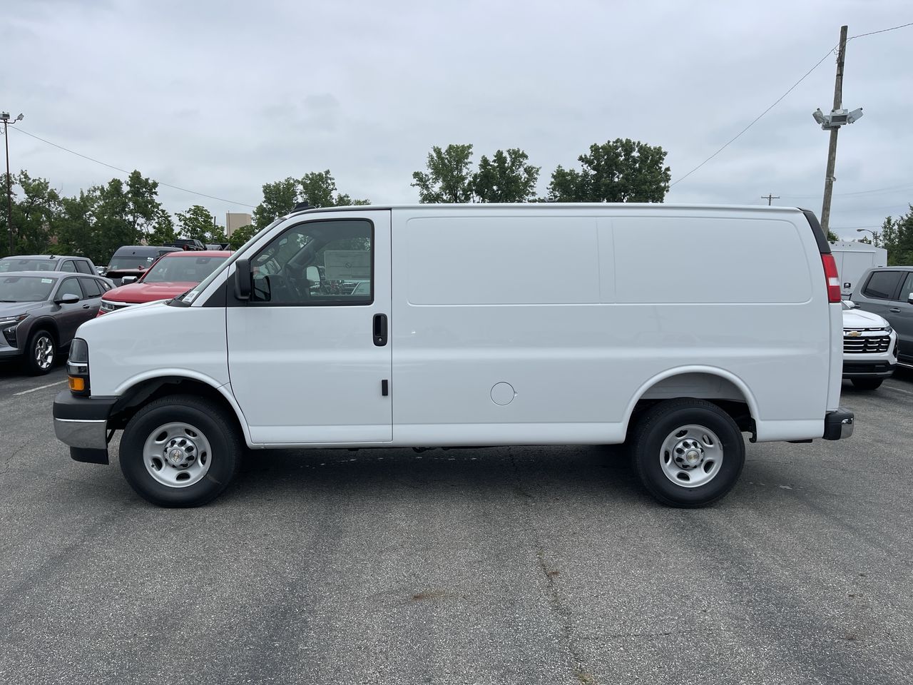 2025 Chevrolet Express Cargo 2500 WT
