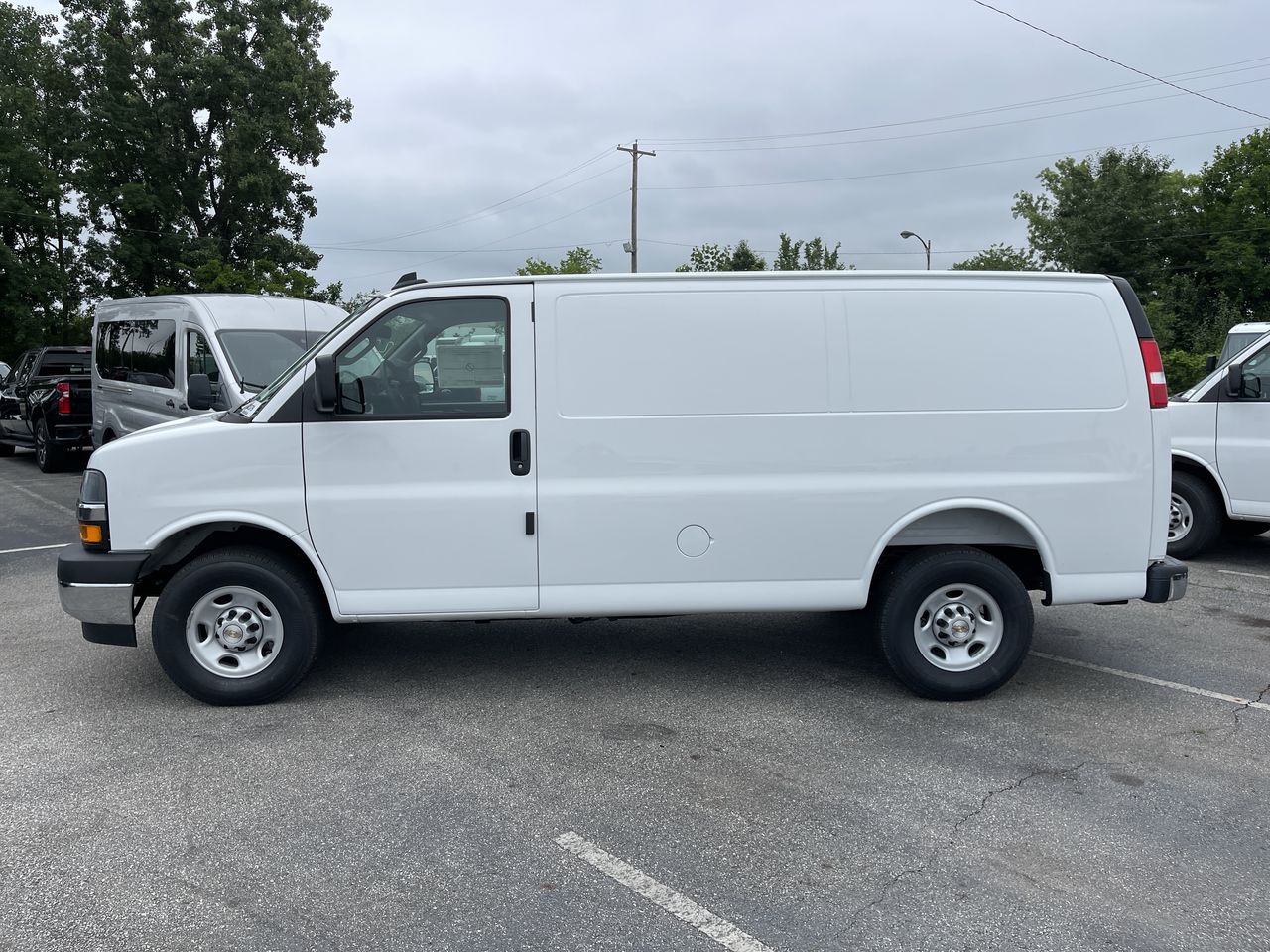 2025 Chevrolet Express Cargo 2500 WT