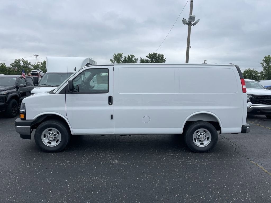 2025 Chevrolet Express Cargo 2500 WT