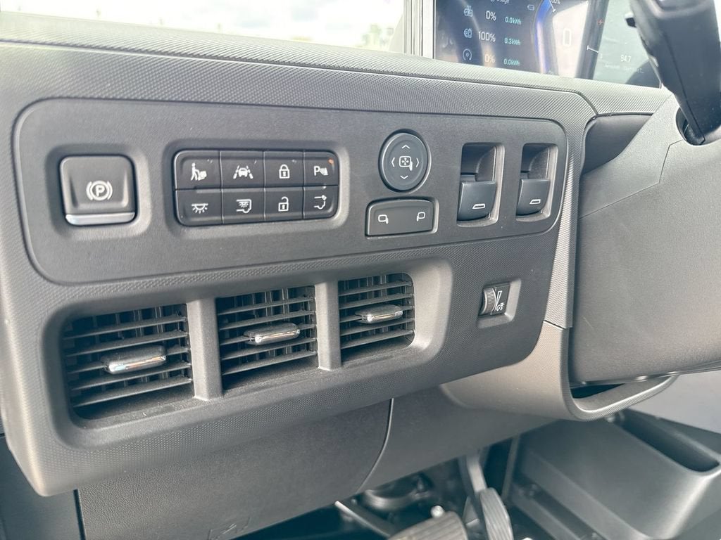 2024 BrightDrop Zevo 600 EJY