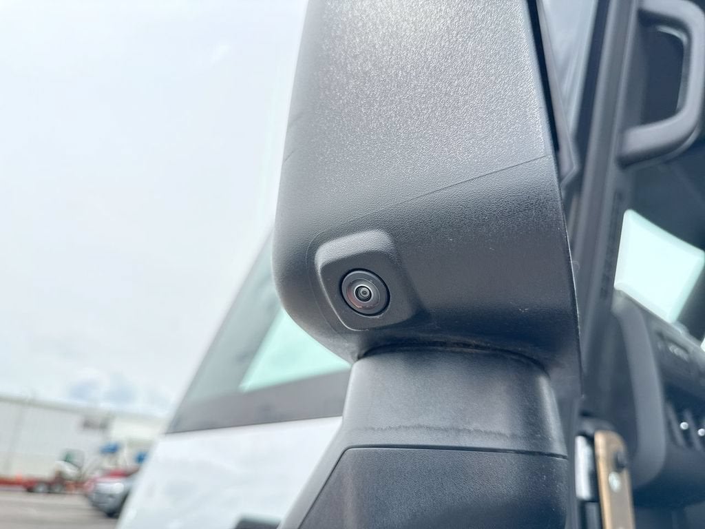 2024 BrightDrop Zevo 600 EJY