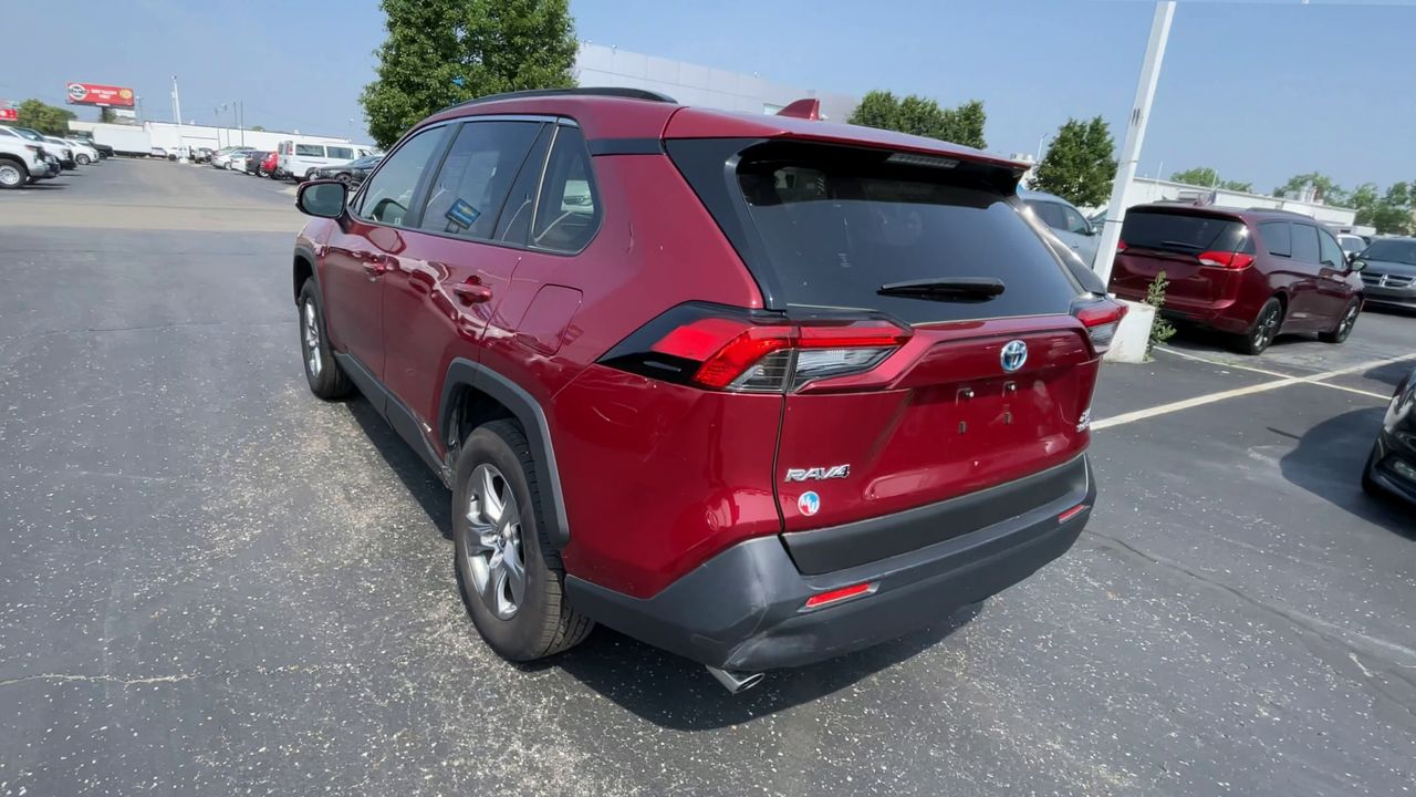 2022 Toyota RAV4 Hybrid XLE