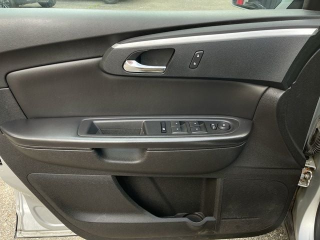 2011 Chevrolet Traverse LT w/1LT