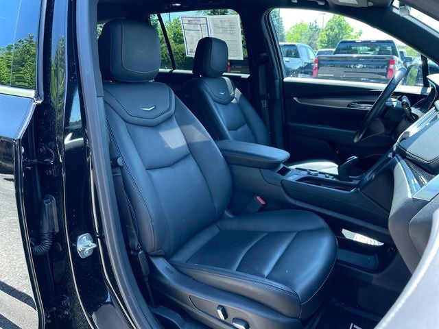 2025 Cadillac XT6 Luxury