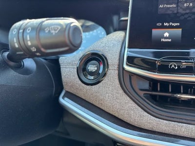 2023 Jeep Compass Latitude Lux FWD