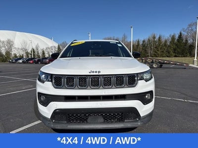 2023 Jeep Compass Latitude Lux FWD