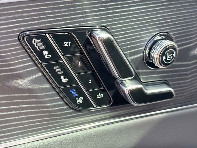 2024 Cadillac LYRIQ Sport 2