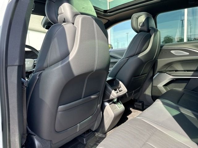 2024 Cadillac LYRIQ Sport 2