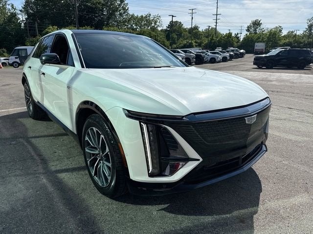 2024 Cadillac LYRIQ Sport 2