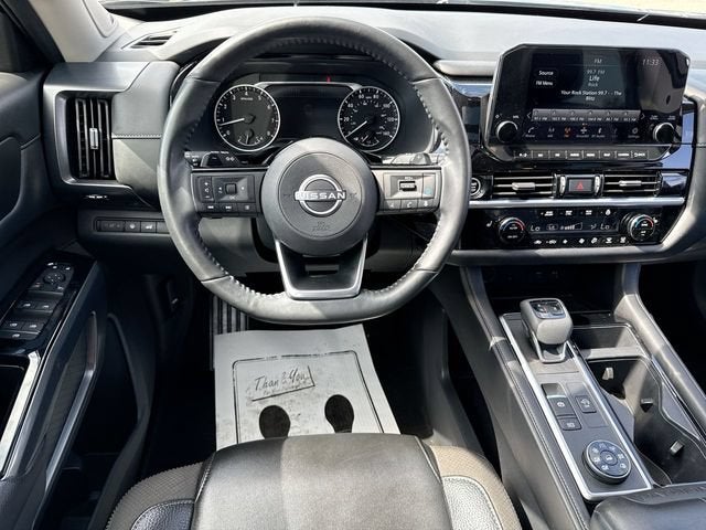 2023 Nissan Pathfinder SL 4WD