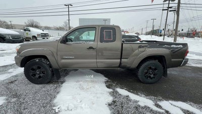 2014 Toyota Tacoma 4WD Access Cab Standard Bed I4 Manual (Natl)